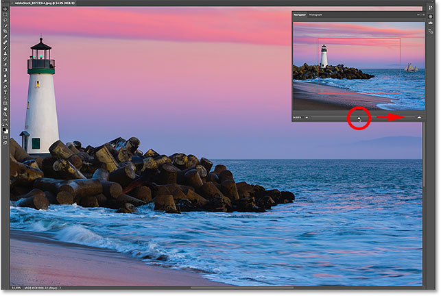 Changing the zoom level of the image with the slider in the Navigator panel